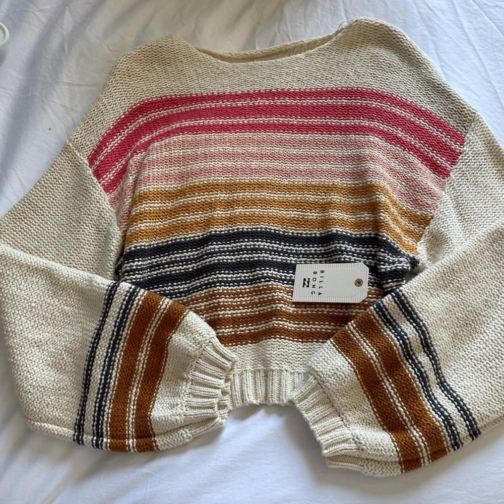 NEVER WORN Billabong sweater!